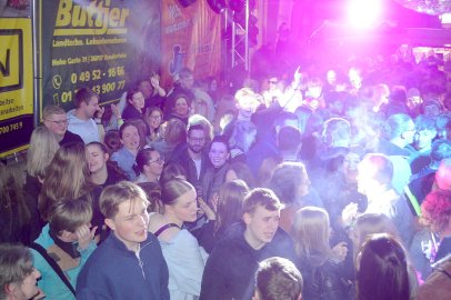 Ausgelassene Stimmung auf der Scheunenfete - Bild 81