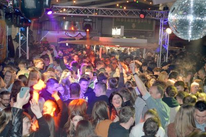 Ausgelassene Stimmung auf der Scheunenfete - Bild 85