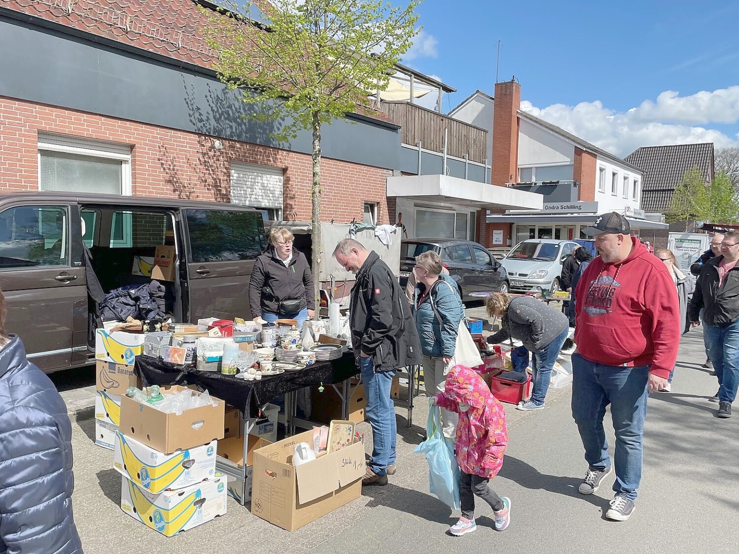 Flohmarkt in Ihrhove - Bild 1