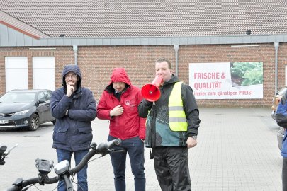 Fahrradkorso von Oldersum nach Riepe im Regen - Bild 10