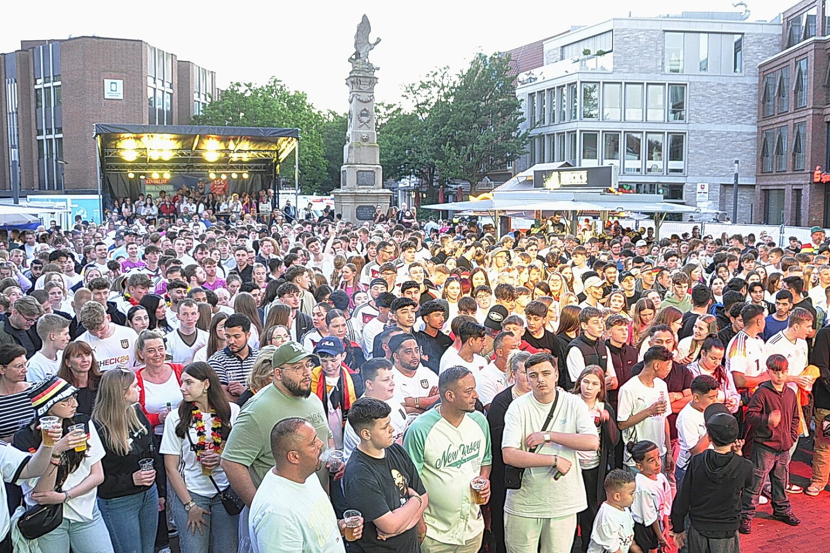 Public Viewing in Leer - Bild 27