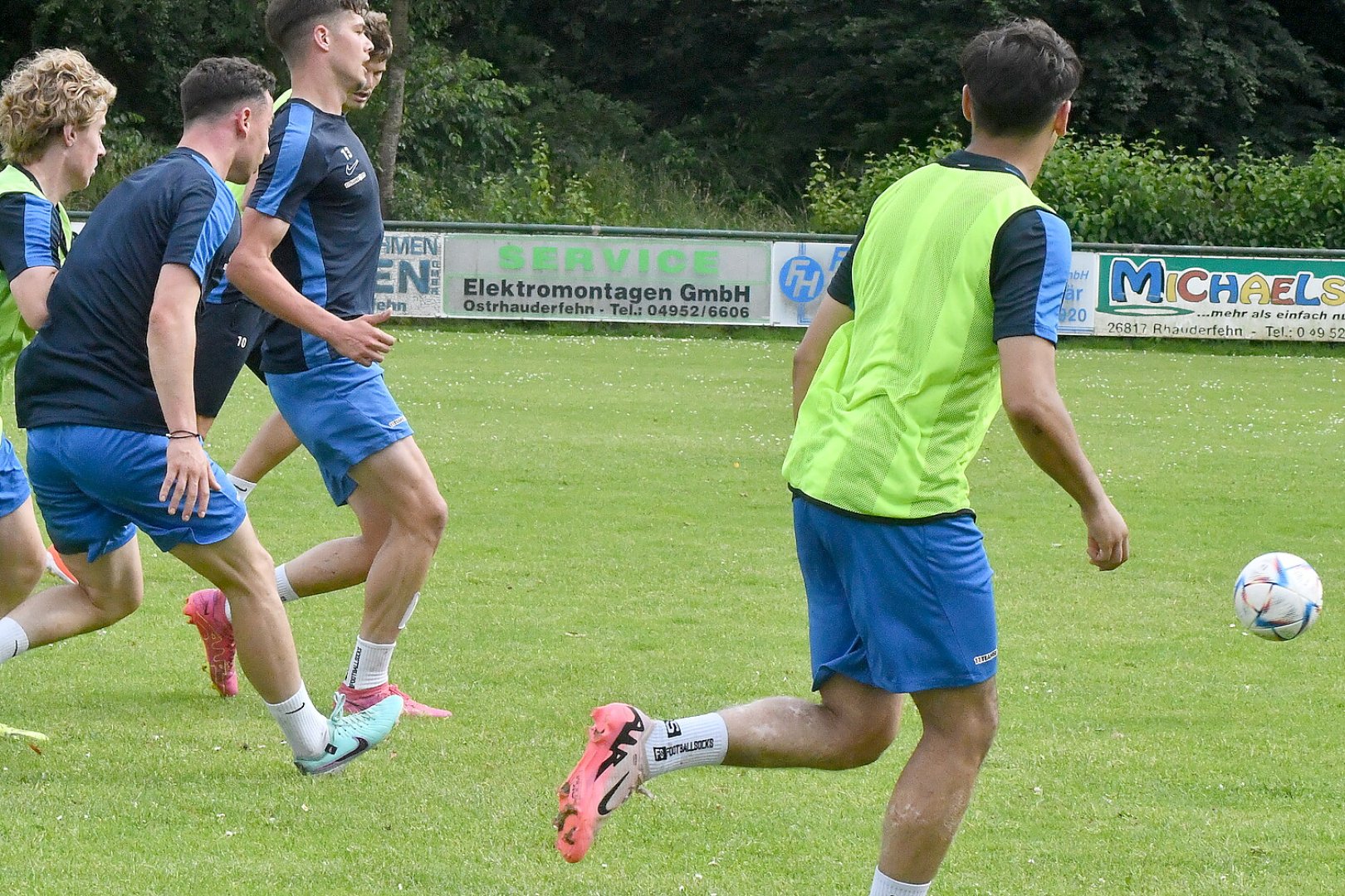 Mepperner trainieren auf TuRa-Rasen - Bild 8