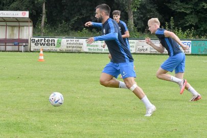 Mepperner trainieren auf TuRa-Rasen - Bild 9