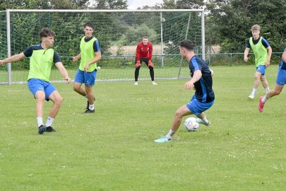 Mepperner trainieren auf TuRa-Rasen - Bild 12