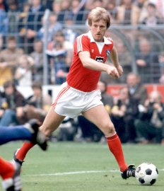 Caspar Memering bestritt 320 Bundesliga-Spiele - Bild 3
