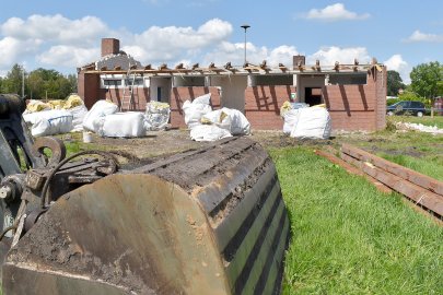 Abbau des Sportplatzes in Holterfehn - Bild 2