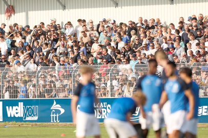 Kickers Emden siegt vor Mega-Kulisse - Bild 2