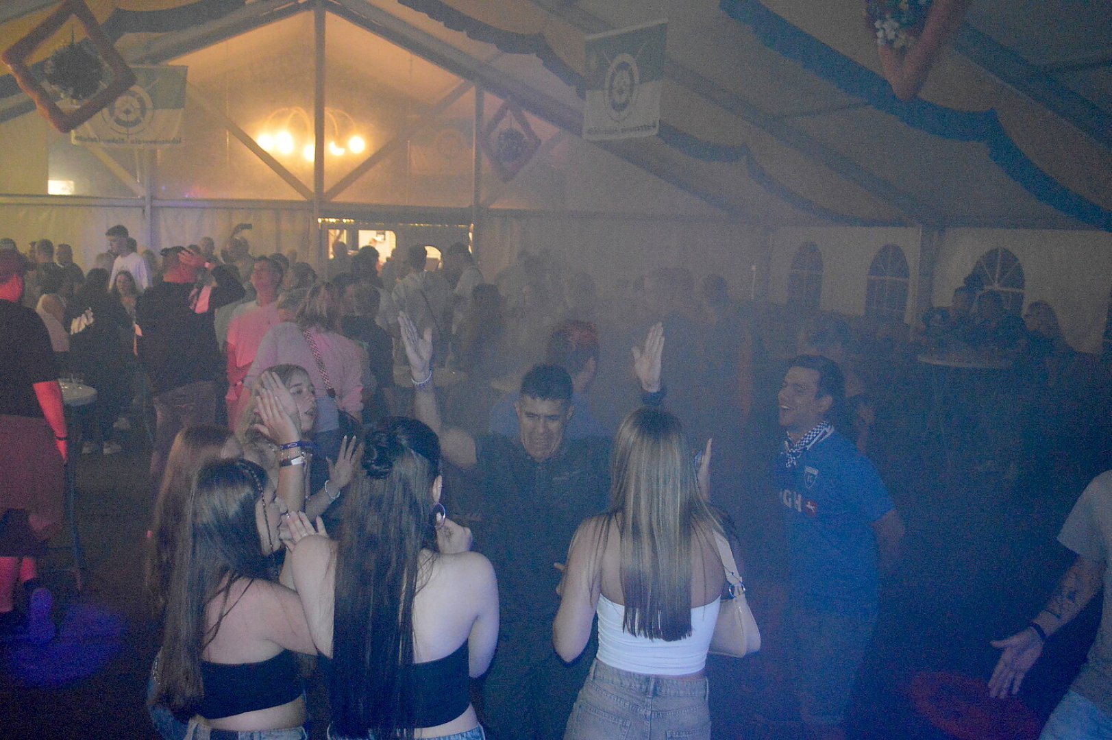 Die schönsten Bilder von der Zeltparty in Idafehn - Bild 12