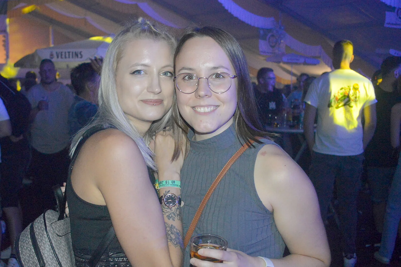 Zeltparty auf Ostrhauderfehner Schützenfest - Bild 35