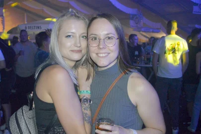 Zeltparty auf Ostrhauderfehner Schützenfest - Bild 35