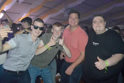 Zeltparty auf Ostrhauderfehner Schützenfest - Bild 74