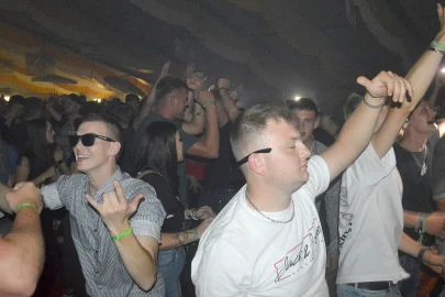 Zeltparty auf Ostrhauderfehner Schützenfest - Bild 85