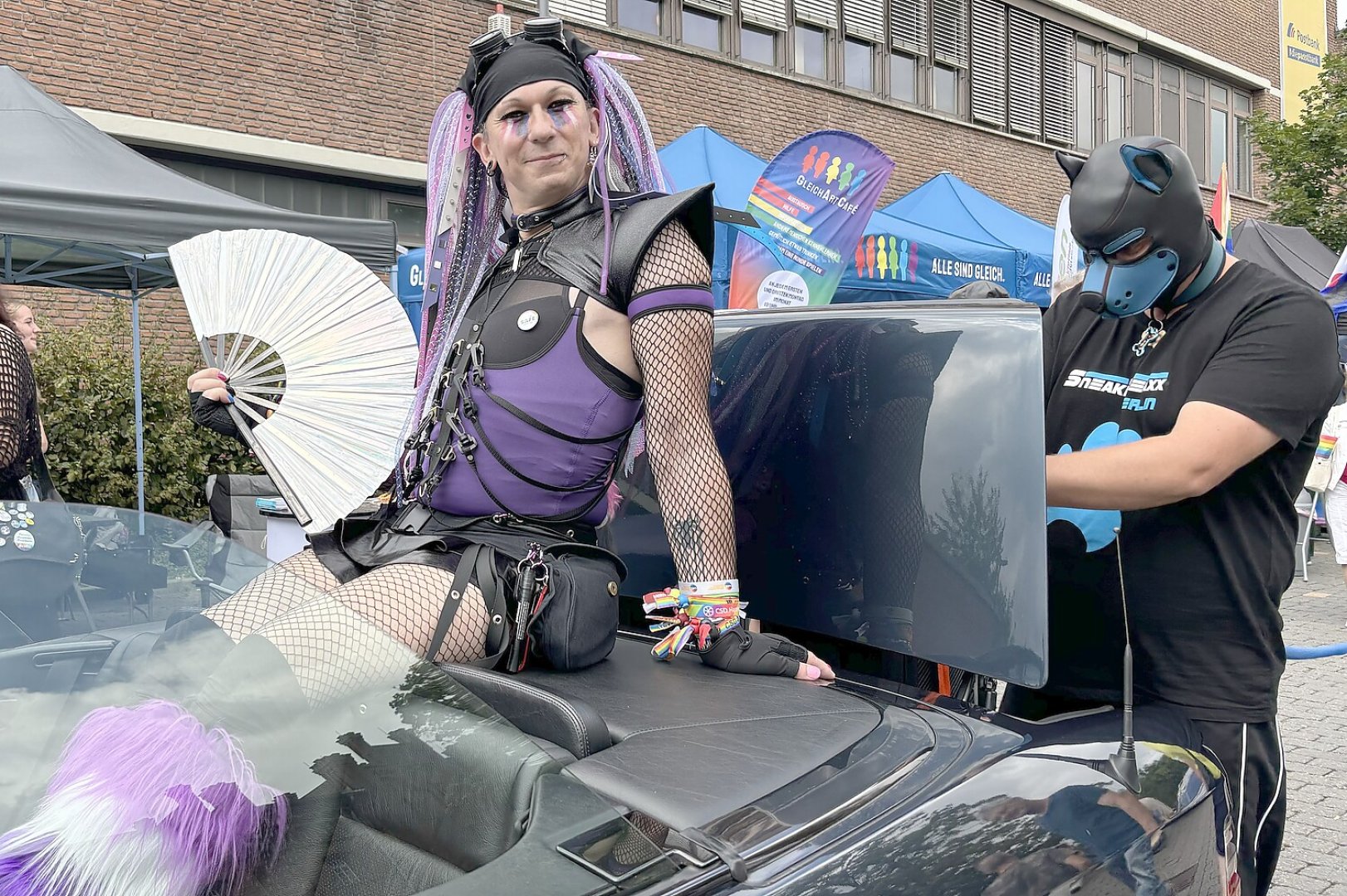 Besondere Outfits beim CSD Leer - Bild 1