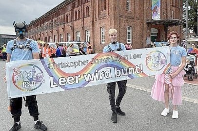 Besondere Outfits beim CSD Leer - Bild 4