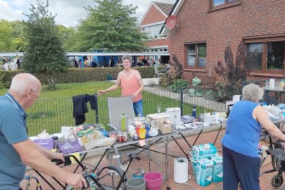Bummeln und feilschen beim Flohmarkt in Collinghorst - Bild 4