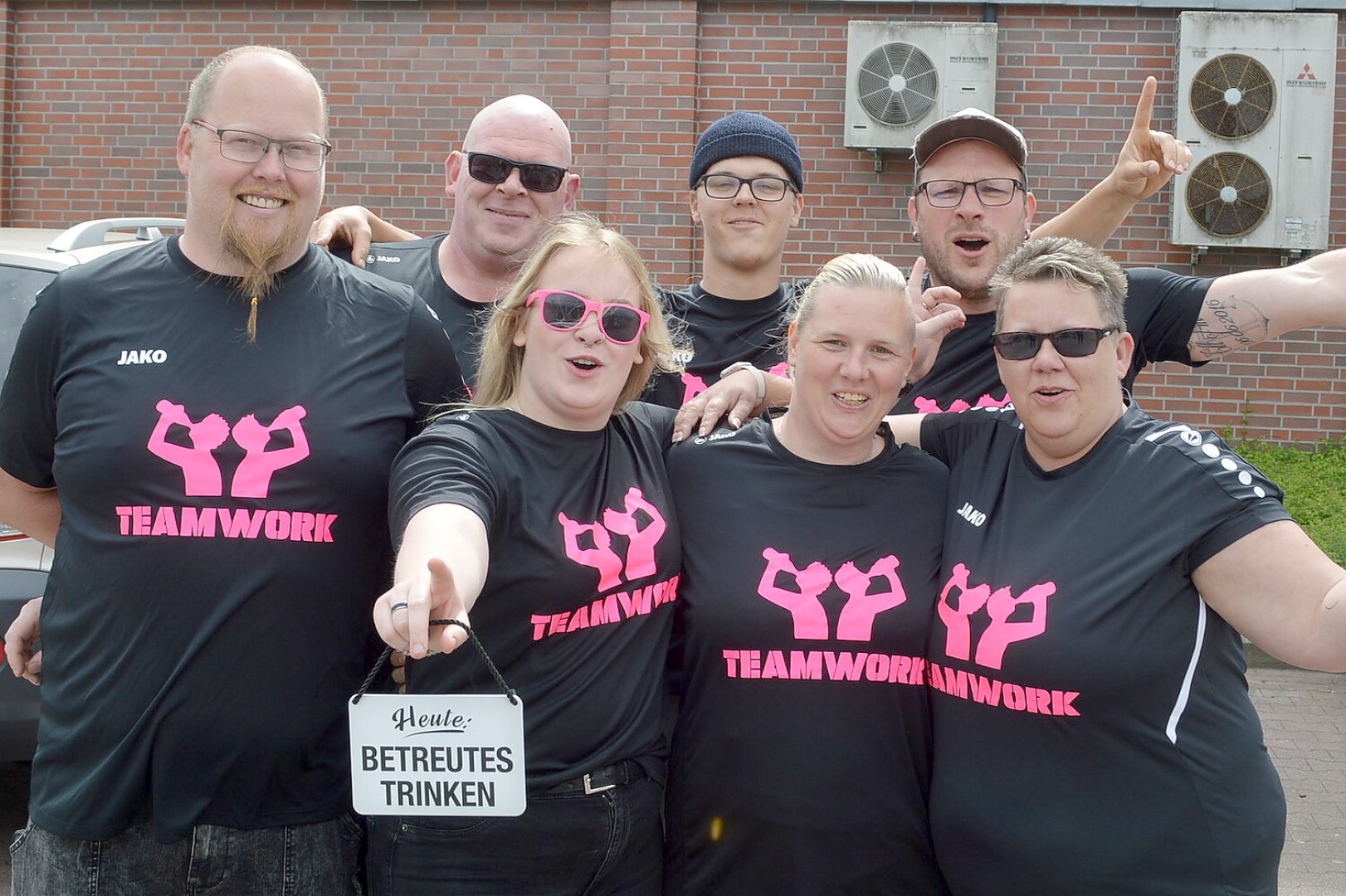 "Spiele ohne Grenzen" in Flachsmeer - Bild 1