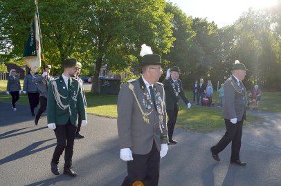 Gute Laune beim Schützenfest in Folmhusen - Bild 4
