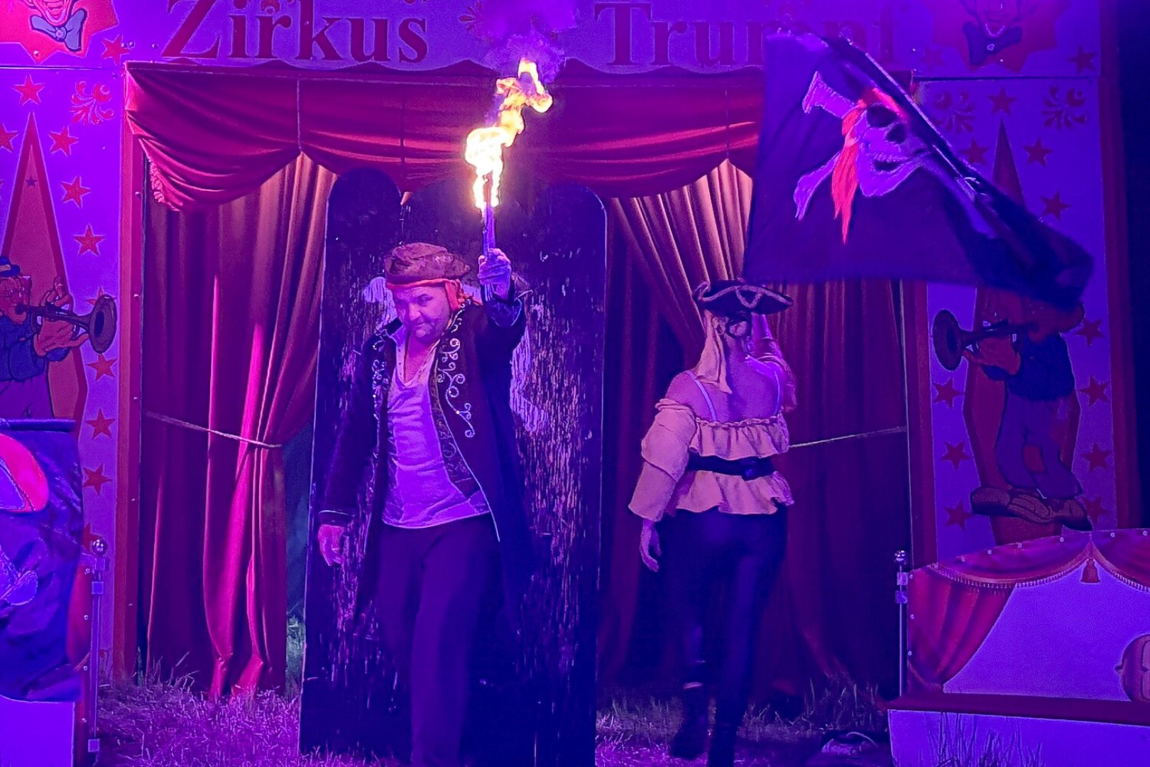 Zirkus Montana-Trumpf in Ostrhauderfehn - Bild 1