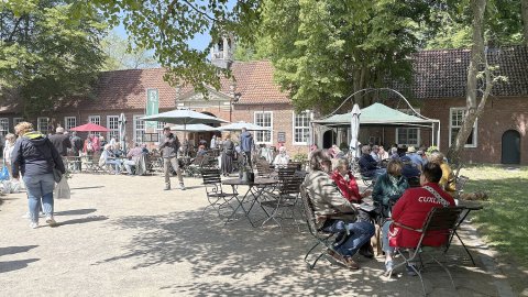 Frühlingsmarkt bei der Evenburg - Bild 3