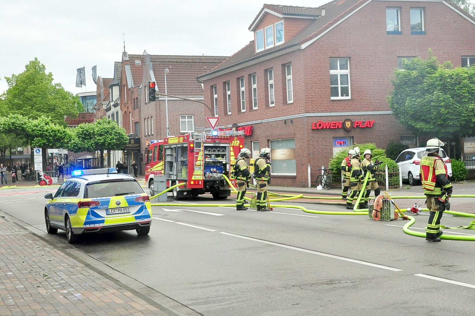 Großeinsatz in der Mühlenstraße in Leer - Bild 8
