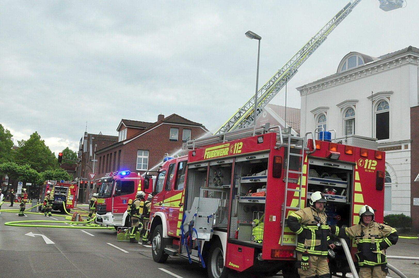 Großeinsatz in der Mühlenstraße in Leer - Bild 10
