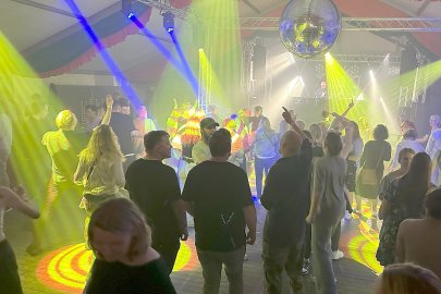 Feiern in Erinnerung an das Black Jack in Klein-Remels - Bild 9