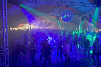 Feiern in Erinnerung an das Black Jack in Klein-Remels - Bild 23