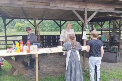 Hofflohmarkt in Basswood Grove - Bild 3