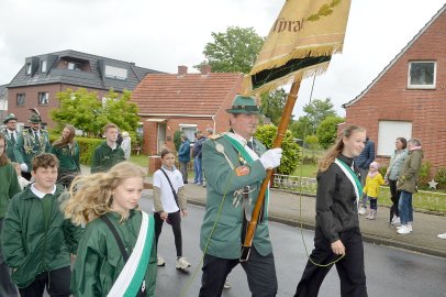 Zahlreiche Völlenerfehner nehmen am Umzug teil - Bild 3