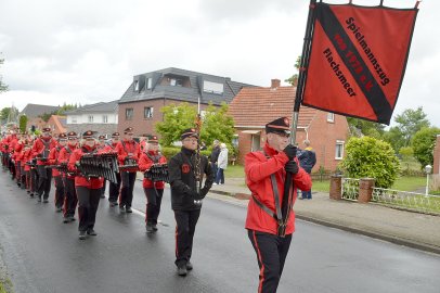 Zahlreiche Völlenerfehner nehmen am Umzug teil - Bild 4