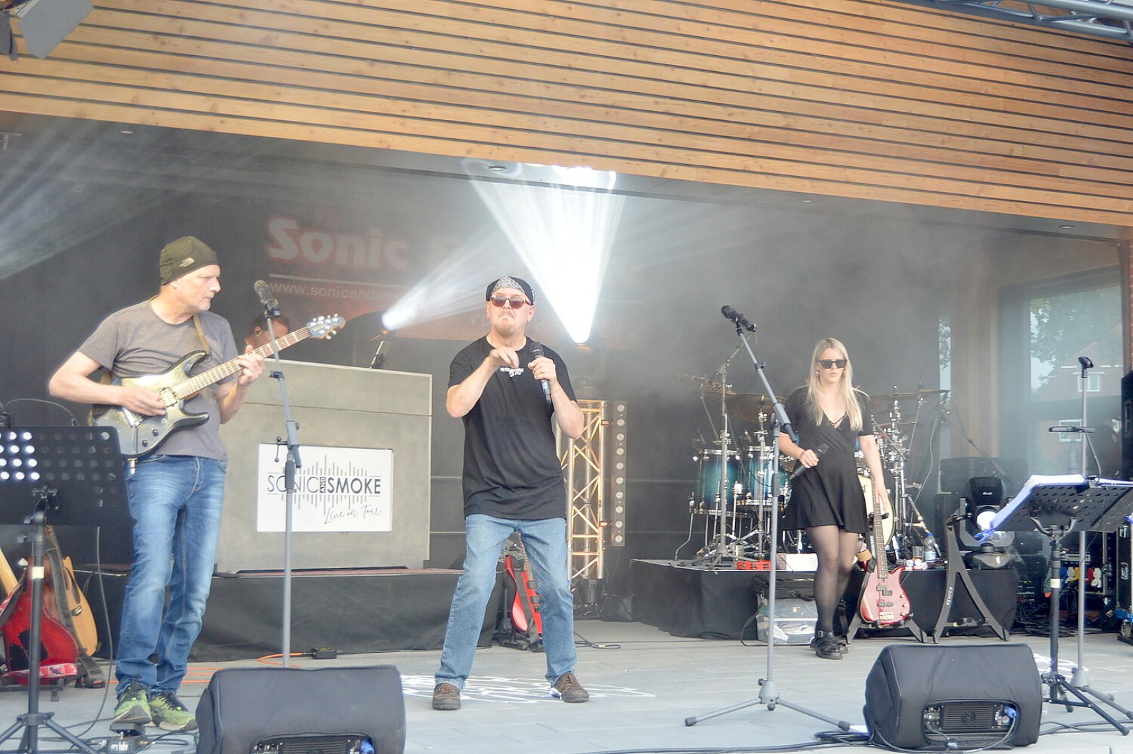 Sonic & Smoke in Rhauderfehn - Bild 1