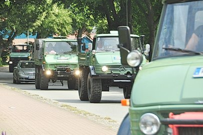 Unimogs in Leer unterwegs - Bild 4