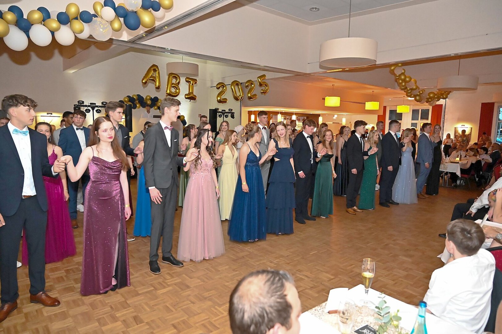 Die schönsten Bilder vom Abi-Ball des Albrecht-Weinberg-Gymnasiums - Bild 9