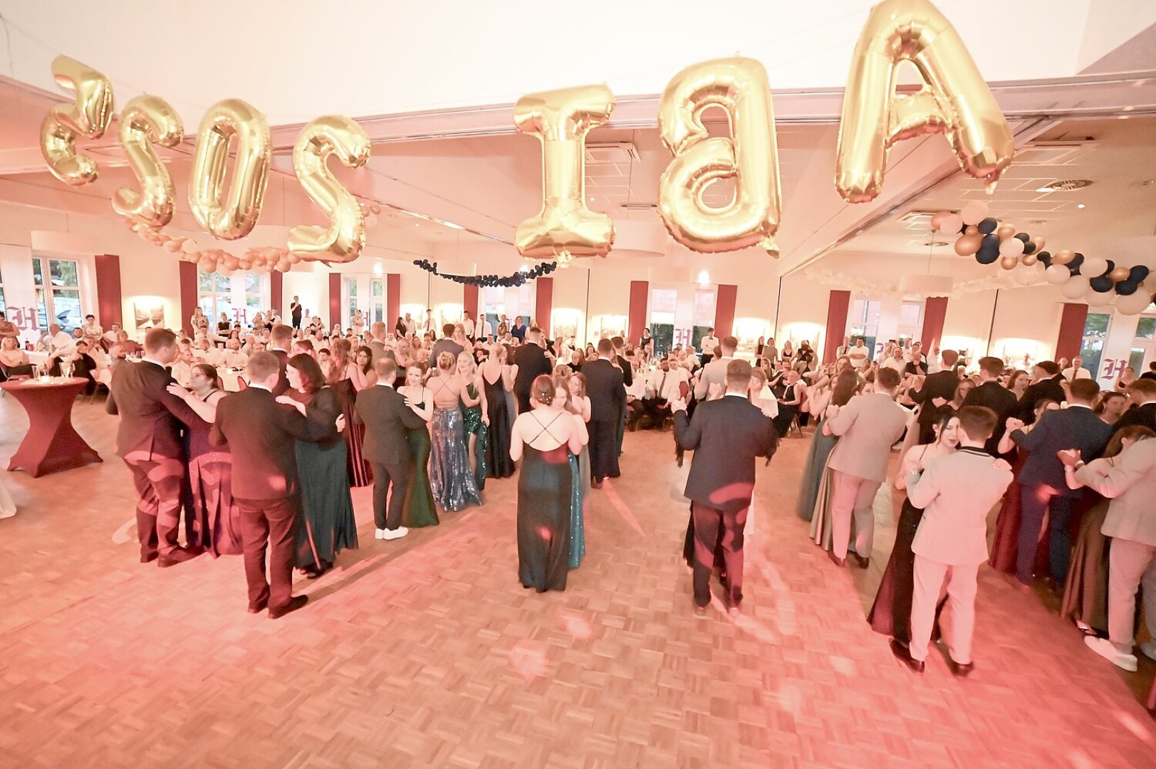 Die schönsten Bilder vom Abi-Ball des Albrecht-Weinberg-Gymnasiums - Bild 13