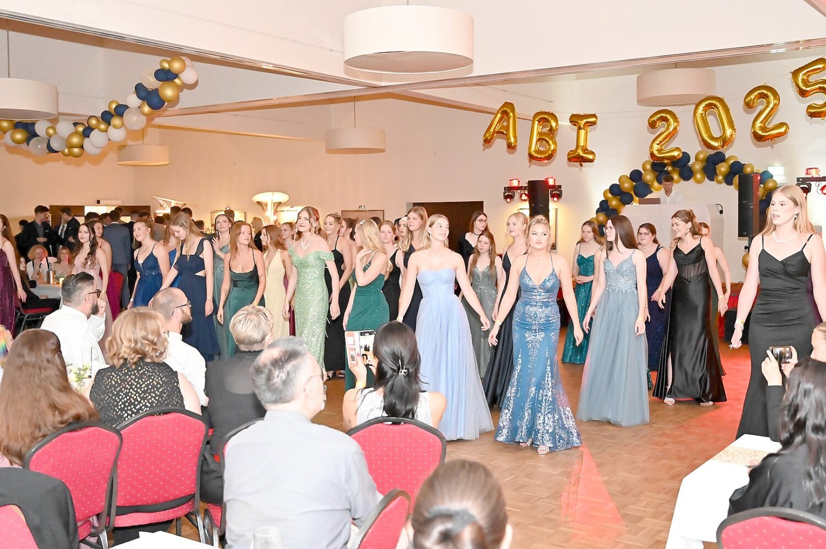 Die schönsten Bilder vom Abi-Ball des Albrecht-Weinberg-Gymnasiums - Bild 21