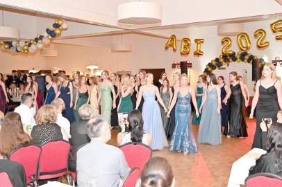 Die schönsten Bilder vom Abi-Ball des Albrecht-Weinberg-Gymnasiums - Bild 21
