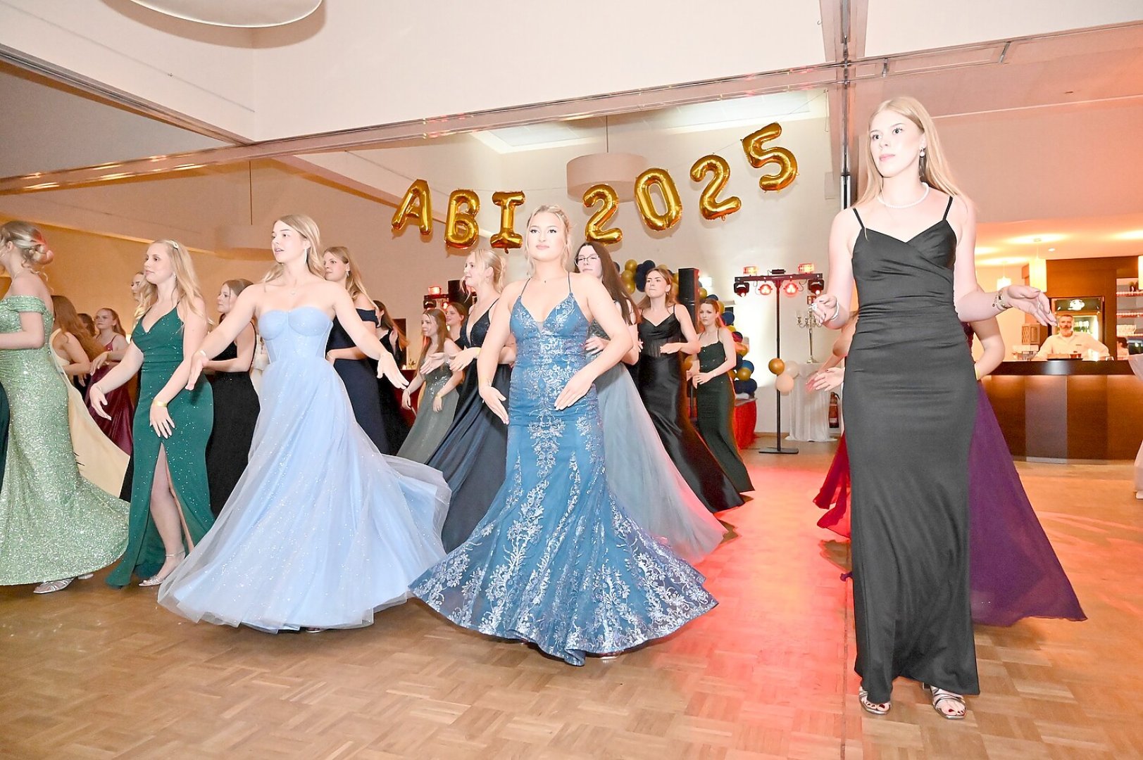 Die schönsten Bilder vom Abi-Ball des Albrecht-Weinberg-Gymnasiums - Bild 23