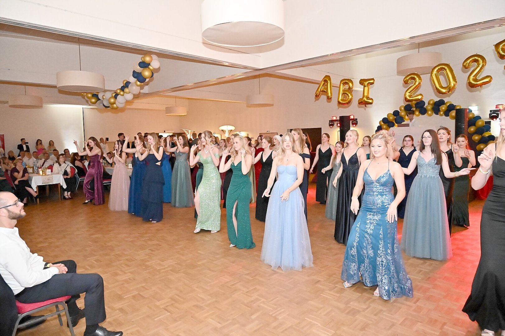 Die schönsten Bilder vom Abi-Ball des Albrecht-Weinberg-Gymnasiums - Bild 24