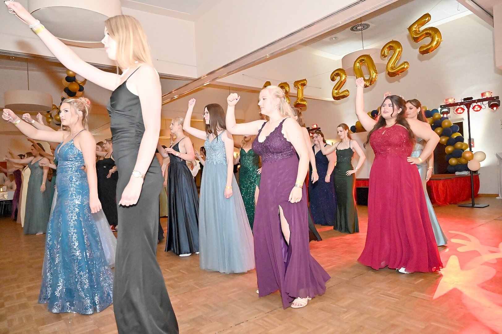 Die schönsten Bilder vom Abi-Ball des Albrecht-Weinberg-Gymnasiums - Bild 27