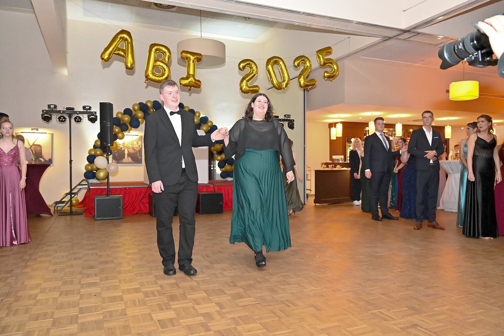 Die schönsten Bilder vom Abi-Ball des Albrecht-Weinberg-Gymnasiums - Bild 42