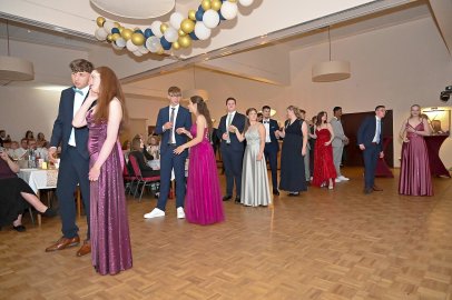 Die schönsten Bilder vom Abi-Ball des Albrecht-Weinberg-Gymnasiums - Bild 43