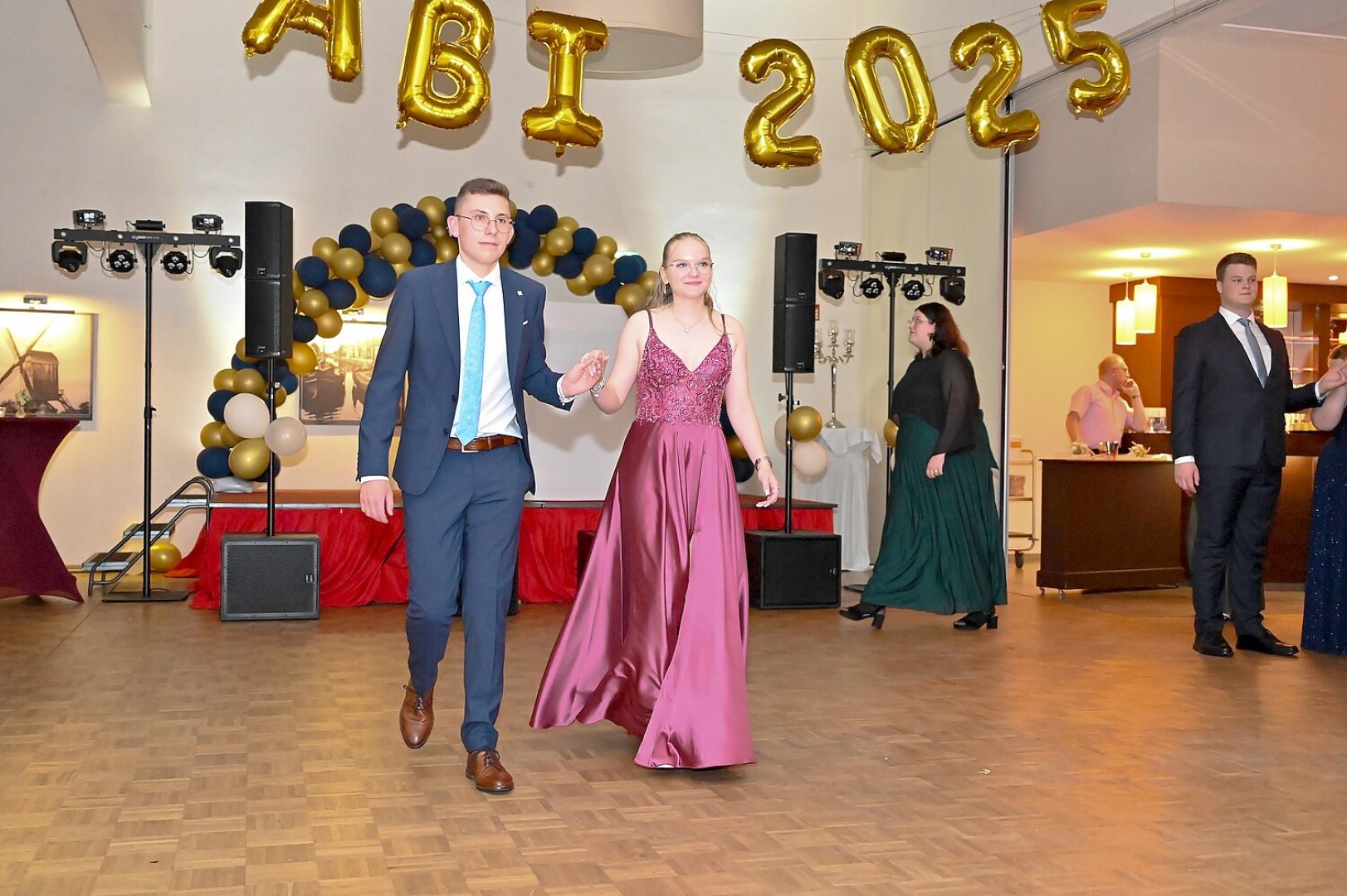 Die schönsten Bilder vom Abi-Ball des Albrecht-Weinberg-Gymnasiums - Bild 44