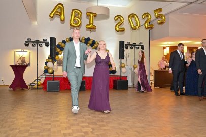Die schönsten Bilder vom Abi-Ball des Albrecht-Weinberg-Gymnasiums - Bild 48