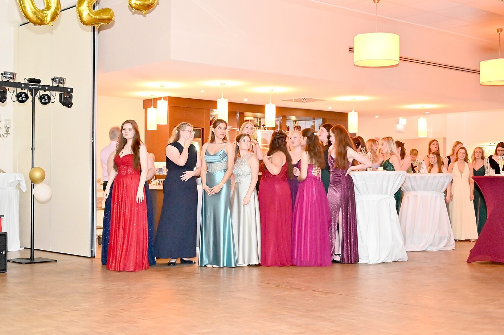 Die schönsten Bilder vom Abi-Ball des Albrecht-Weinberg-Gymnasiums - Bild 25
