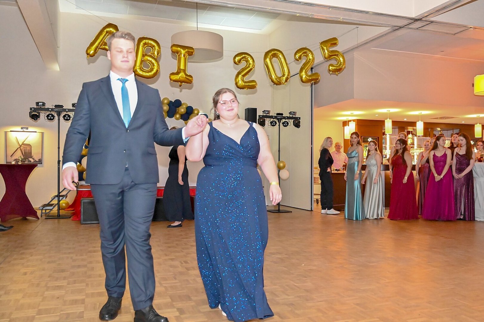 Die schönsten Bilder vom Abi-Ball des Albrecht-Weinberg-Gymnasiums - Bild 27