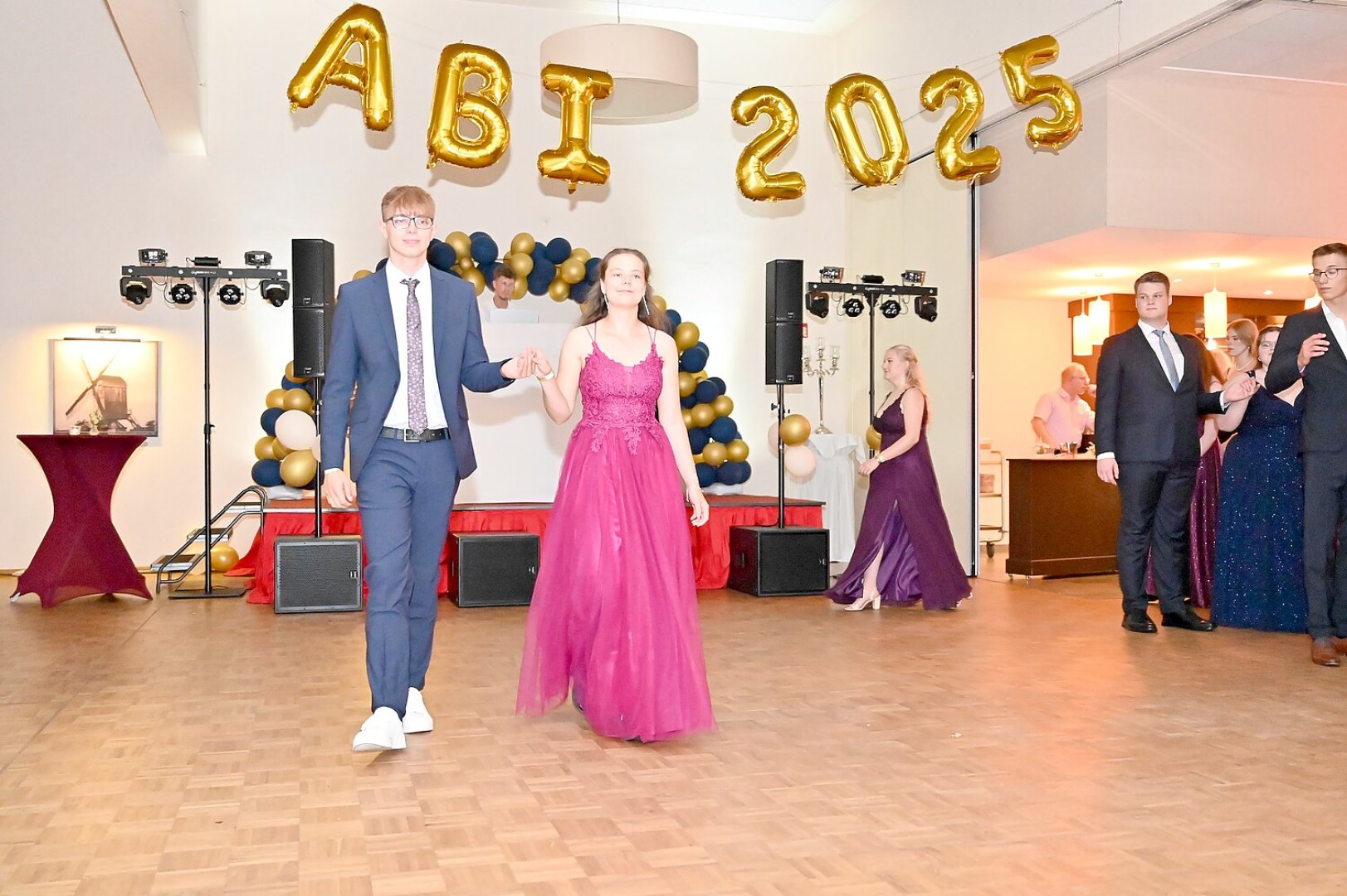 Die schönsten Bilder vom Abi-Ball des Albrecht-Weinberg-Gymnasiums - Bild 34