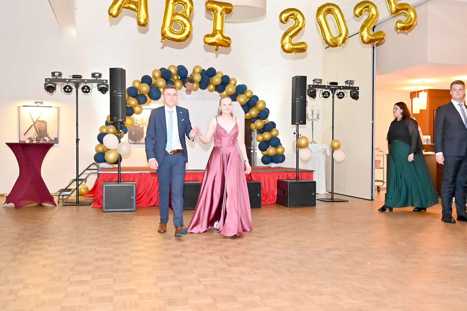 Die schönsten Bilder vom Abi-Ball des Albrecht-Weinberg-Gymnasiums - Bild 35