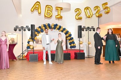 Die schönsten Bilder vom Abi-Ball des Albrecht-Weinberg-Gymnasiums - Bild 36