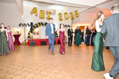 Die schönsten Bilder vom Abi-Ball des Albrecht-Weinberg-Gymnasiums - Bild 37
