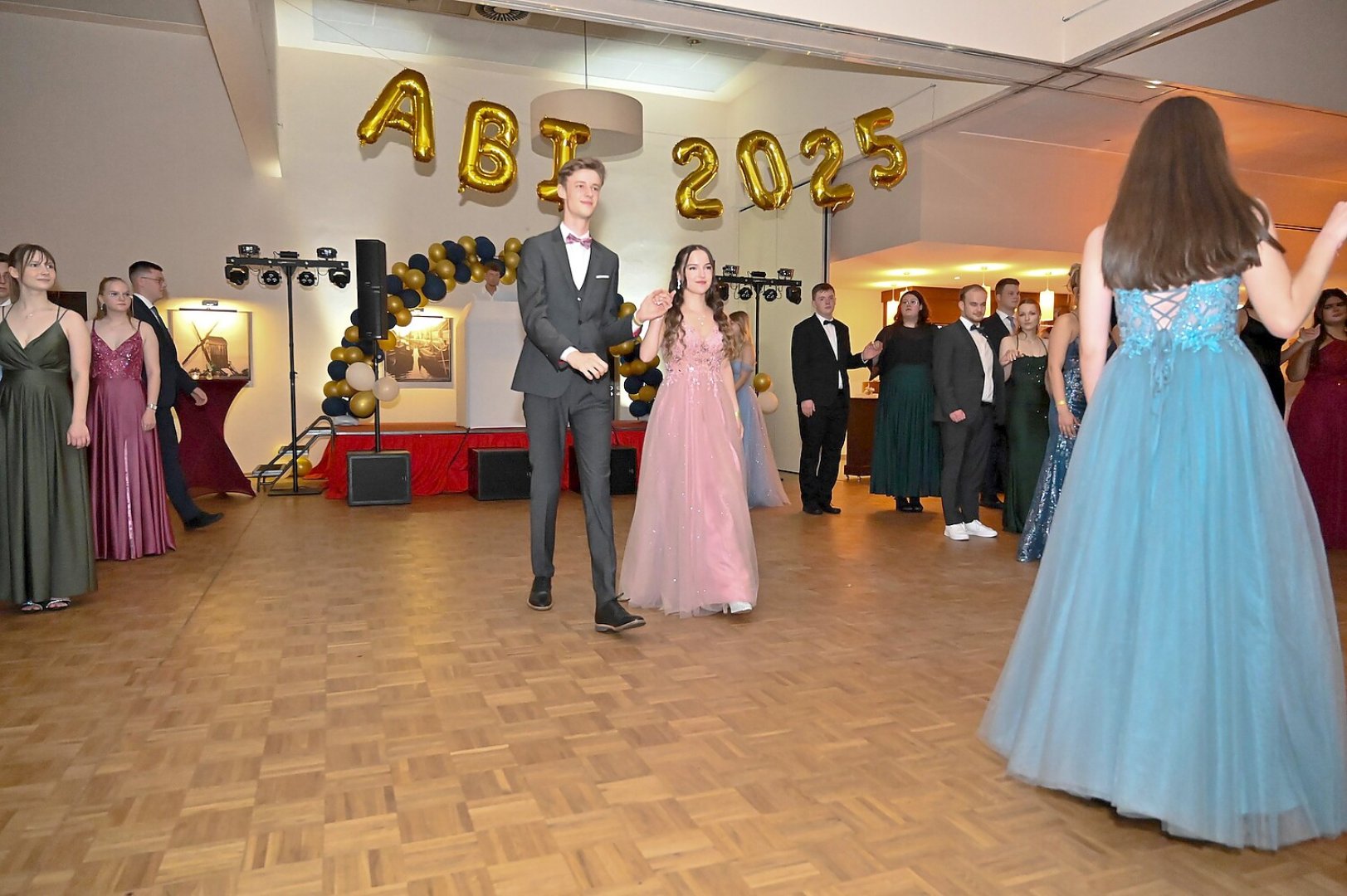 Die schönsten Bilder vom Abi-Ball des Albrecht-Weinberg-Gymnasiums - Bild 39